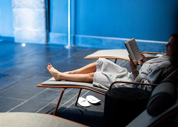 Nine Dots Azorean Art Boutique