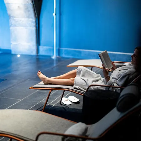 Nine Dots Azorean Art Boutique